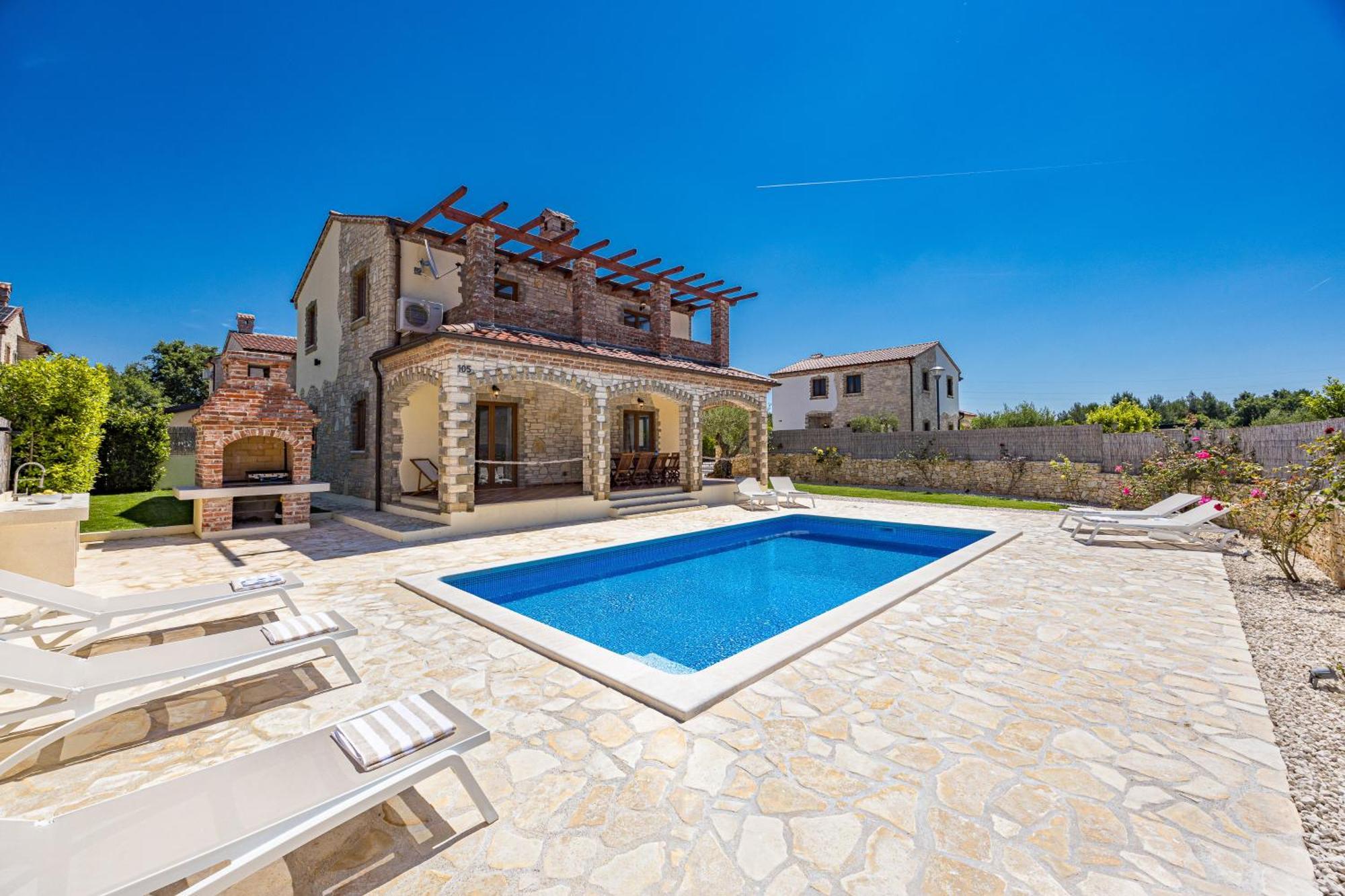 Villa Brioni With Pool By Rentistra Cabrunici Ngoại thất bức ảnh
