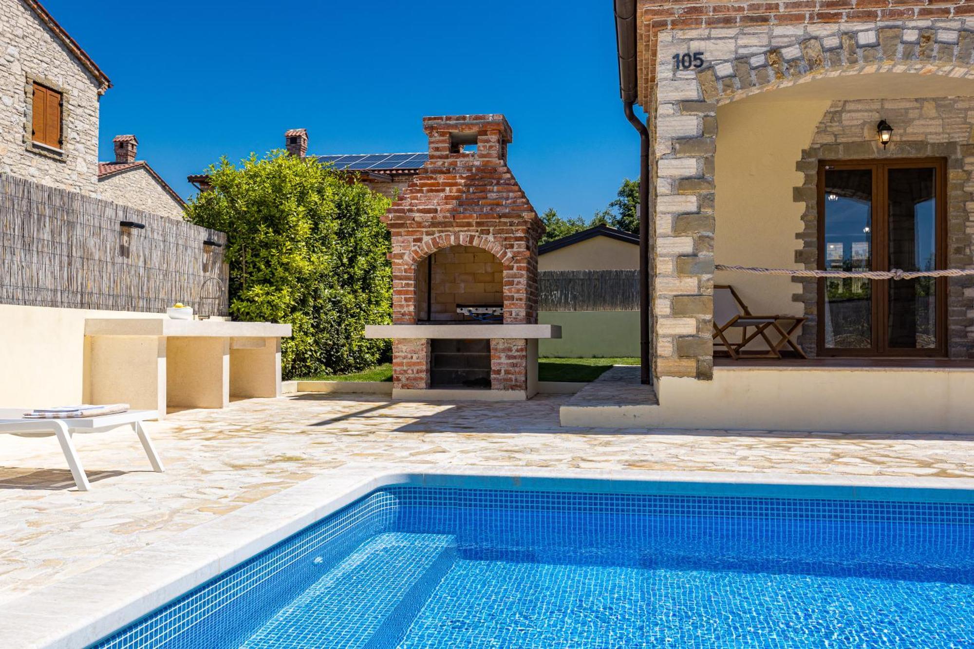 Villa Brioni With Pool By Rentistra Cabrunici Ngoại thất bức ảnh