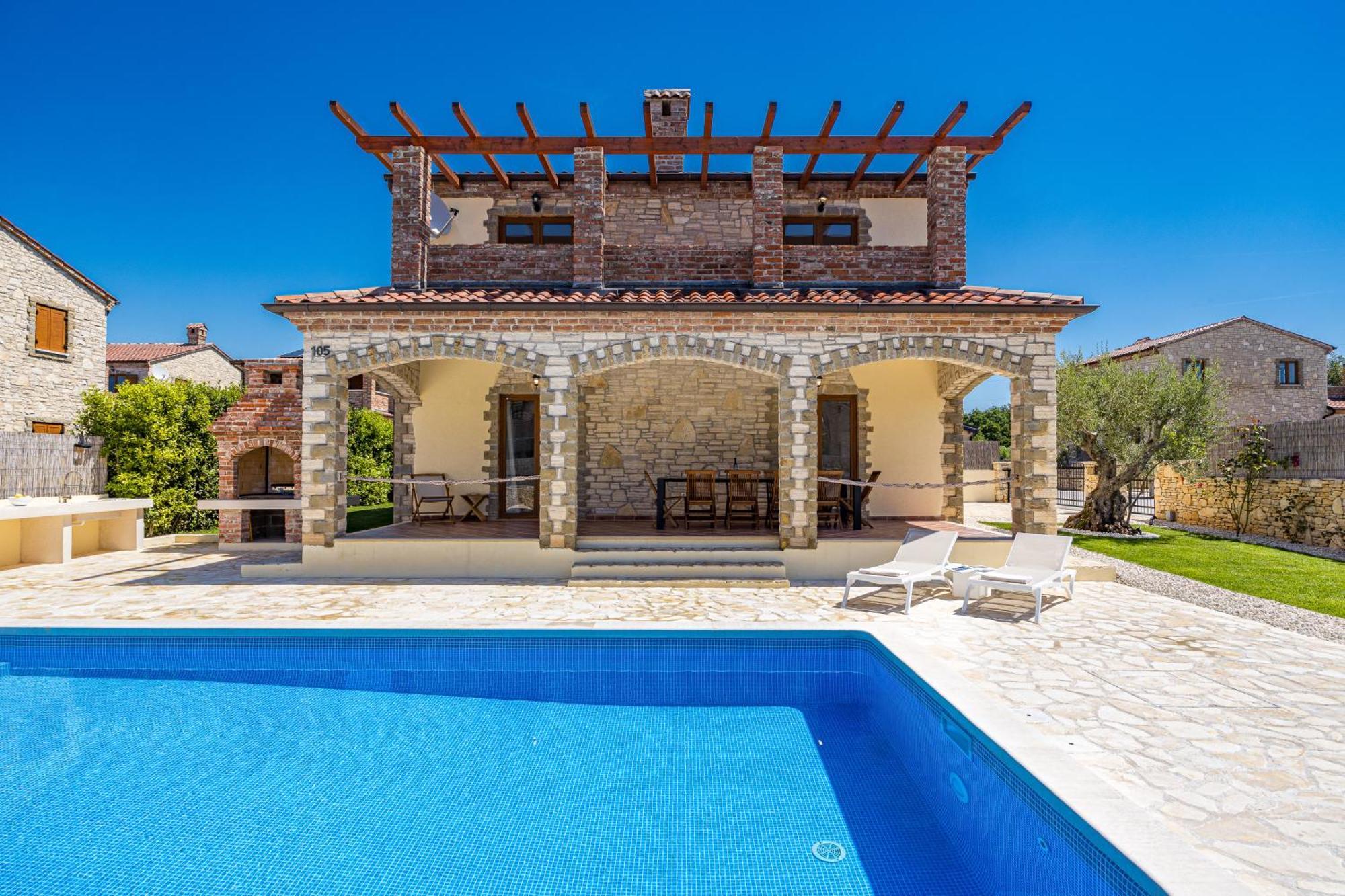 Villa Brioni With Pool By Rentistra Cabrunici Ngoại thất bức ảnh